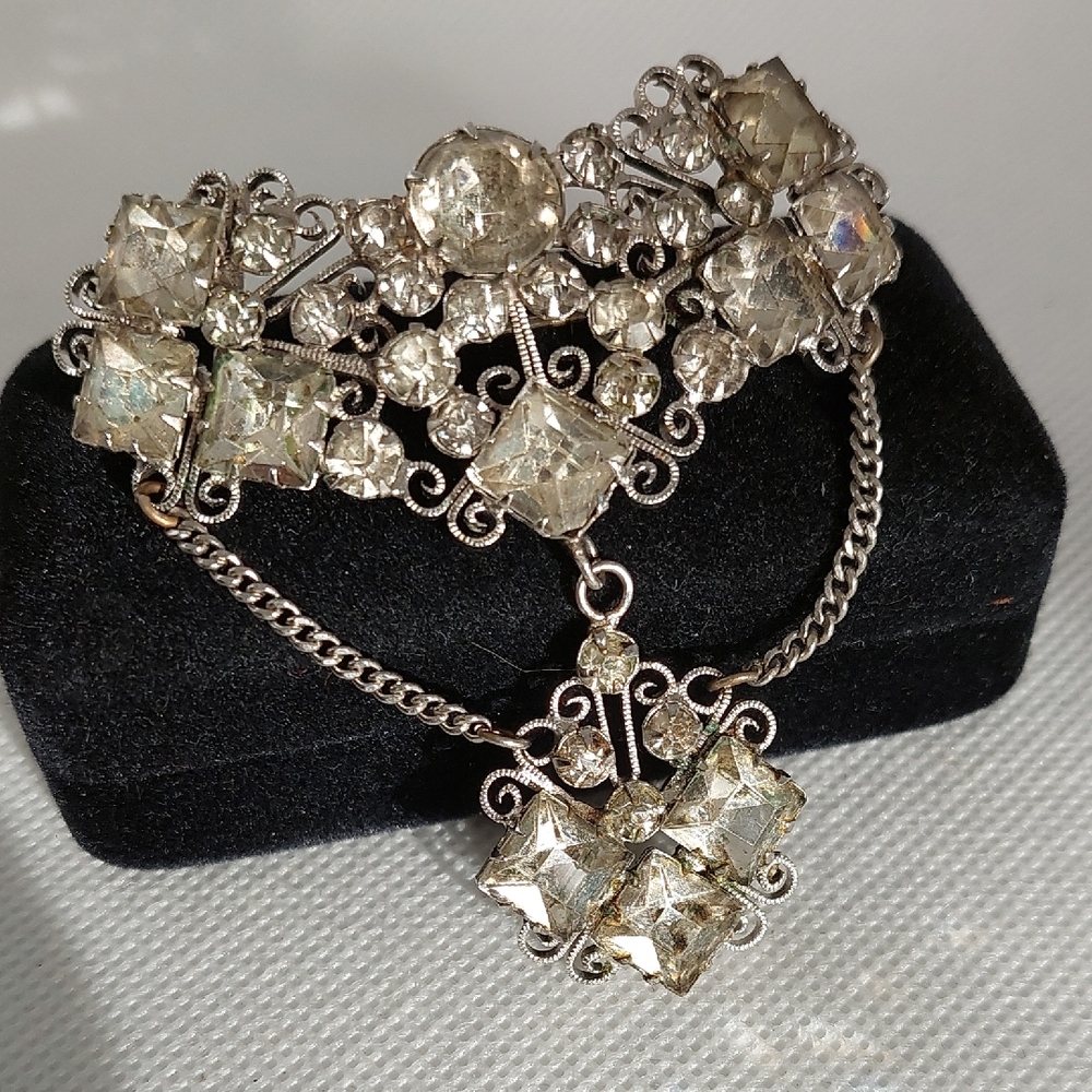 Rhodium plated Silvertone Crystal Rhinestone vintage chatelaine Brooch